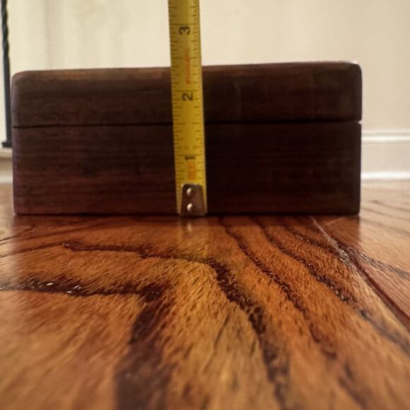 Wooden Box Hand Carved Brass Inlaid Floral Hinged India Vtg Trinket Pen Artisan - Picture 15 of 16